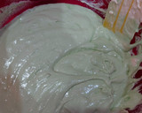 Foto langkah ke 3 dari resep Bolu Marmer Coklat Pandan.