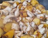 Foto del paso 5 de la receta: Pollo en amarillo con almendras y guisantes