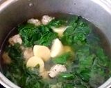 รูปขั้นตอนการทำที่ 6 ของ แกงจืดตำลึงไก่สับเต้าหู้ไข่
