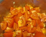 A picture of step 5 of More soup: parsnip and tomato soup (vegan).