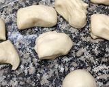 Foto del paso 5 de la receta: Bollos de brioche con nata!
