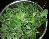 A picture of step 2 of Methi paneer and macroni.