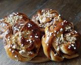 Briós (csokikrémmel, dióval és cukorral szórva) recept fázis 8 fotója