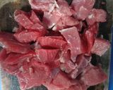 Foto langkah ke 2 dari resep Tumis Daging Cincang, Daun Ginseng Kubis.