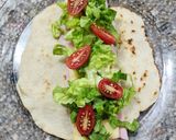 Foto del paso 2 de la receta: 🌯 Wrap de jamón, queso, lechuga y tomate cherry 🌯