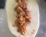 A picture of step 2 of Fish tail chicken bread.