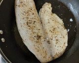 Foto del paso 3 de la receta: Filete de pescado con salsa de yogurt y eneldo