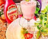 A picture of step 4 of Strawberry banana smoothie.