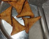 ચણાની દાળ ના સમોસા(Chana ni dal na Samosa recipe in gujarati) રેસીપી સ્ટેપ6ફોટો