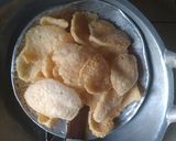 Foto langkah ke 9 dari resep Krupuk Nasi Renyah dan Gurih.