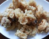 Foto langkah ke 3 dari resep Cumi tepung bawang putih cabe.