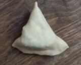 A picture of step 4 of Paneer cheese samosa.