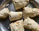 A picture of step 4 of Paneer roll gravy.