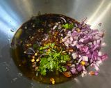 A picture of step 2 of Bursa Fig and Biftek Salad.
