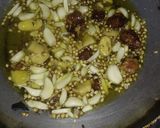 A picture of step 2 of Marwari Dry Garlic Chutney.