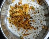 A picture of step 1 of Bhelpuri Tamilnadu evening snack.