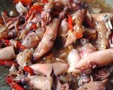 Foto langkah ke 3 dari resep Oseng Cumi Cabai Merah.
