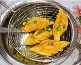 A picture of step 4 of Shahi shakkar para recipe.