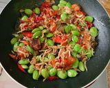 Foto langkah ke 4 dari resep Tumis teri pete.