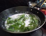 Foto langkah ke 3 dari resep Santan Putih Daun Labu.