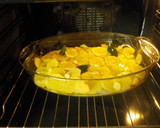 Foto del paso 11 de la receta: Solomillo de cerdo macerado y guarnición al horno