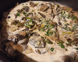 Foto del paso 3 de la receta: Salsa de champiñones y verdeo para pastas