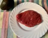 Foto del passaggio 1 della ricetta Tagliata di scottona cotta nel barbecue casalingo