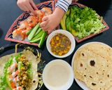 Hình bước làm 11 của món Vào bếp cùng con: Taco tôm với tortilla từ bột mì và sốt salsa xoài