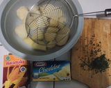 Foto langkah ke 1 dari resep Kentang Goreng Keju/Potato Cheese Stick.