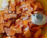 A picture of step 1 of Papaya salsa.