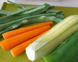 Foto del paso 2 de la receta: Atún marinado con verduras -en sartén-