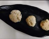 A picture of step 5 of Dahi vada in Appe pan.