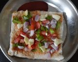 બ્રેડ પીઝા (Bread Pizza Recipe in Gujarati) રેસીપી સ્ટેપ3ફોટો