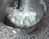 Foto del paso 4 de la receta: Bizcochuelo de claras y limón sin azúcar y sin gluten ideal para desayunos y meriendas