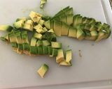 Foto del paso 3 de la receta: Ensalada de tallos de coliflor con palta