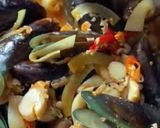 Foto langkah ke 3 dari resep Kerang Simping & Ijo Asam Manis Pedas.