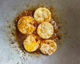 Foto langkah ke 3 dari resep Telur Ceplok Pedas Manis Saus Tiram.