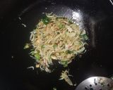 Foto langkah ke 3 dari resep Tumis Bawang Teri Medan.