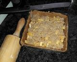 A picture of step 3 of Appeltaart mini gebak.