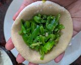A picture of step 3 of Shimla Mirch paratha.