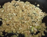 Foto del paso 7 de la receta: Berenjena rellena de verduras con frutos secos y galletas de queso con albaricoques