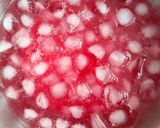 Foto langkah ke 2 dari resep Es Lumut Strawberry.
