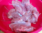 Foto del paso 7 de la receta: Churrasco de pollo al curry madrás con salsa a las dos pimientas