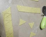 A picture of step 11 of Nachos with salsa and dips.