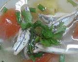 Hình bước làm 2 của món Cá cơm nấu canh thơm cà