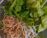 Hình bước làm 1 của món Bún bò giò heo