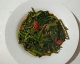 Foto langkah ke 5 dari resep Tumis kangkung Terasi / belacan.
