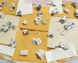 Foto del paso 3 de la receta: Pizza casera 4 quesos