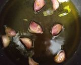 Foto del paso 2 de la receta: Pollo al ajillo con champiñones en olla GM G