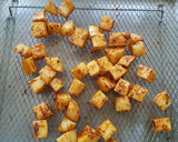 Foto del paso 2 de la receta: Salmón especiado con papas en freidora de aire